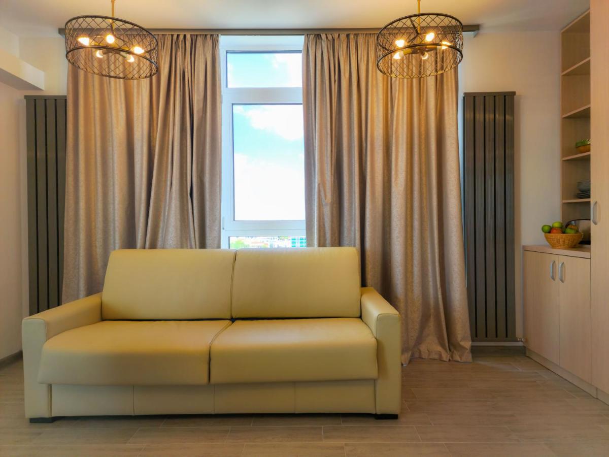Panoramic Aparthotel Pool & Spa Mamaia Nord Navodari Ngoại thất bức ảnh