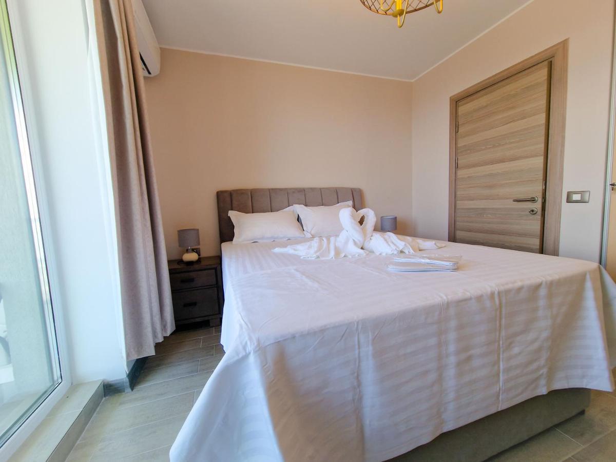 Panoramic Aparthotel Pool & Spa Mamaia Nord Navodari Ngoại thất bức ảnh